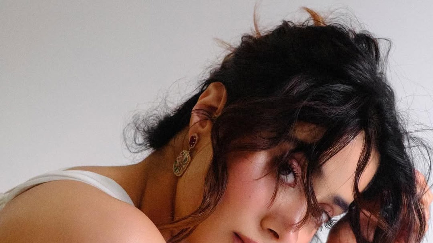 Janhvi Kapoor's White Backless Magic Redefines Modern Glamour