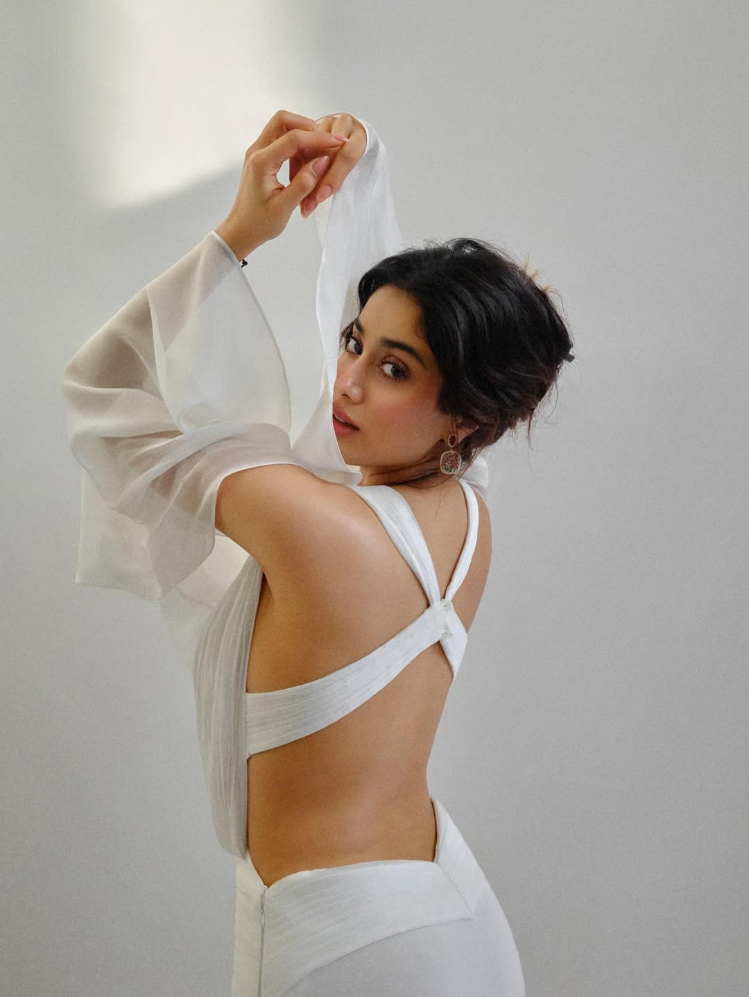 Janhvi Kapoor's White Backless Magic Redefines Modern Glamour