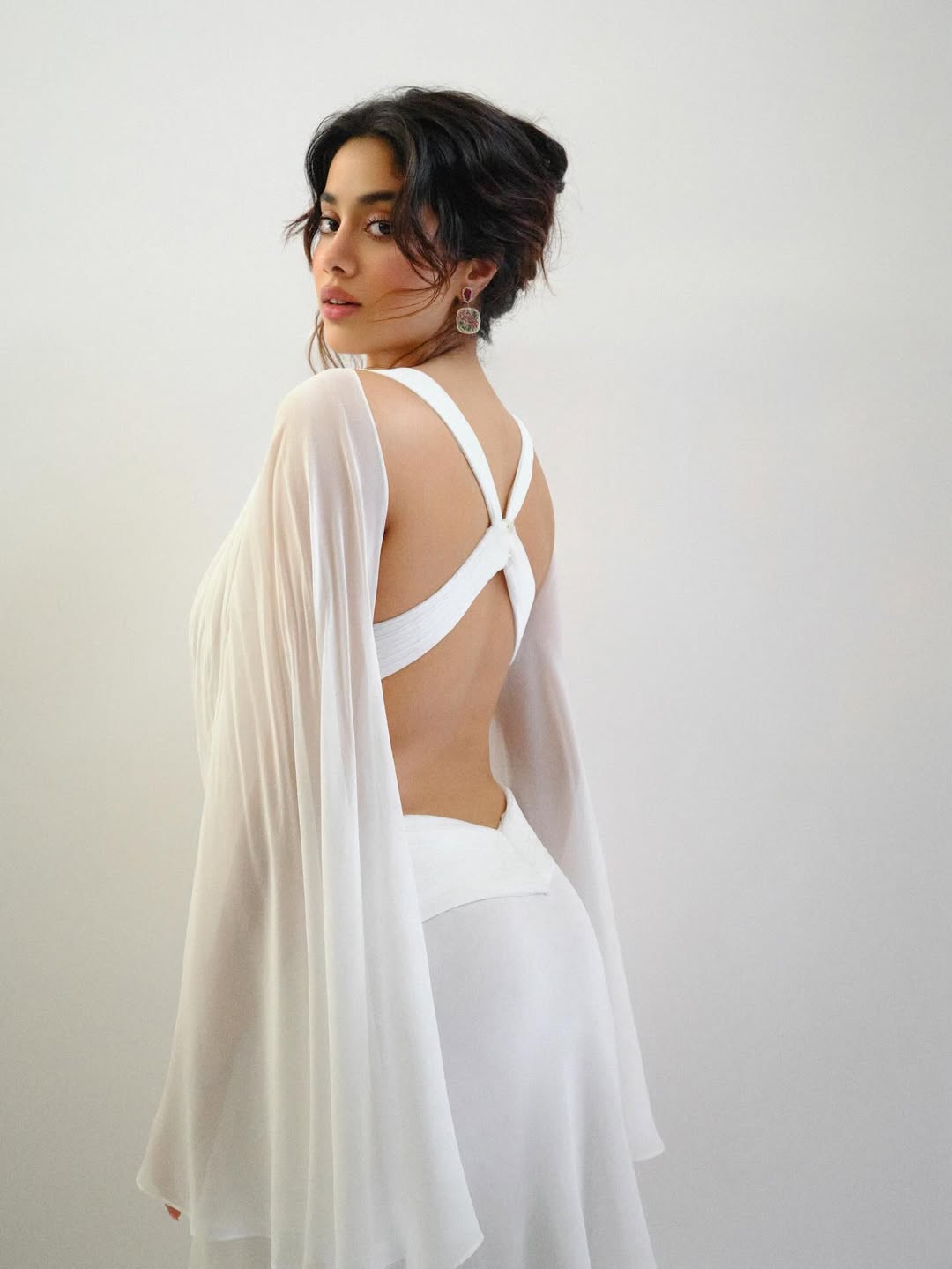 Janhvi Kapoor's White Backless Magic Redefines Modern Glamour