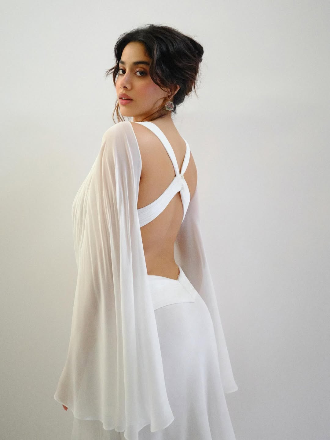 Janhvi Kapoor's White Backless Magic Redefines Modern Glamour