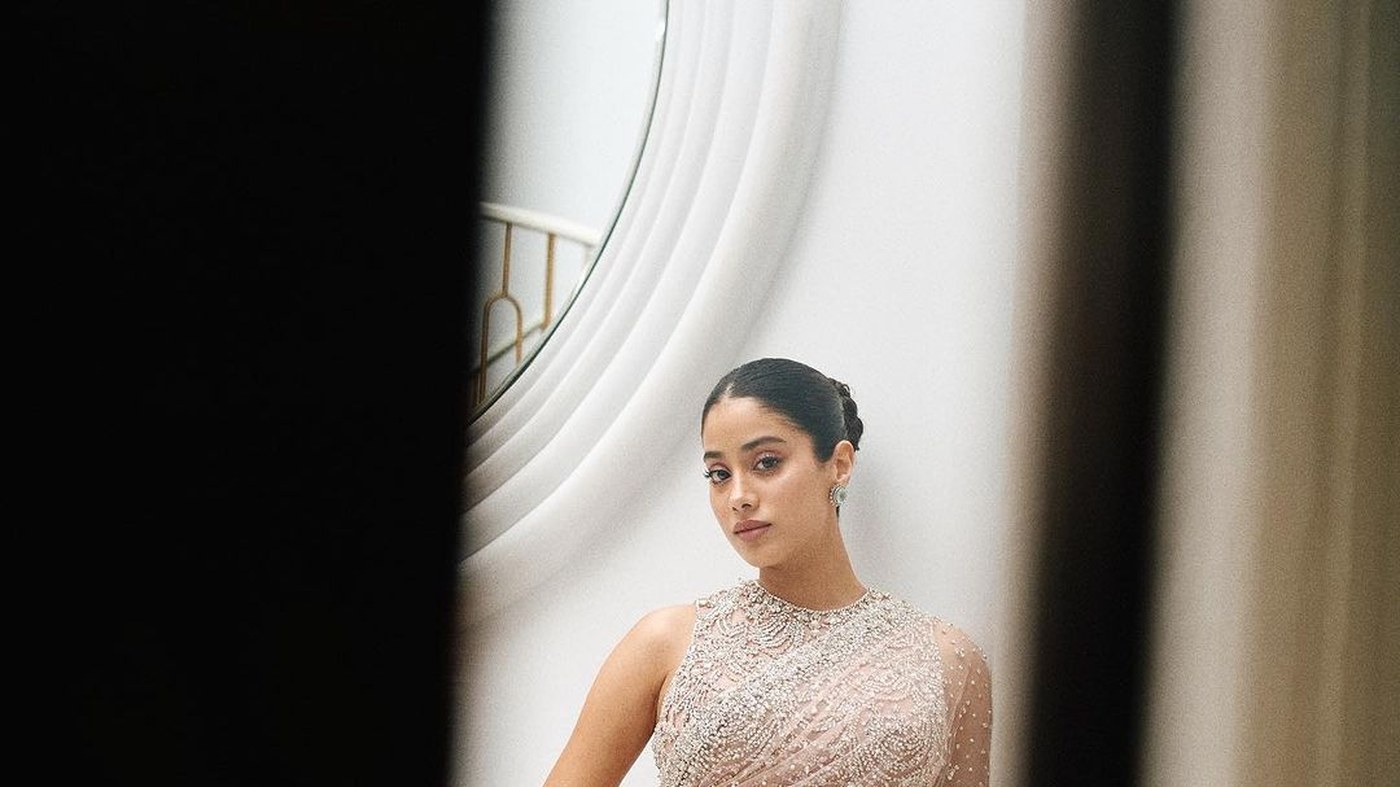 Janhvi Kapoor Stunning Latest Saree Photoshoot Gallery