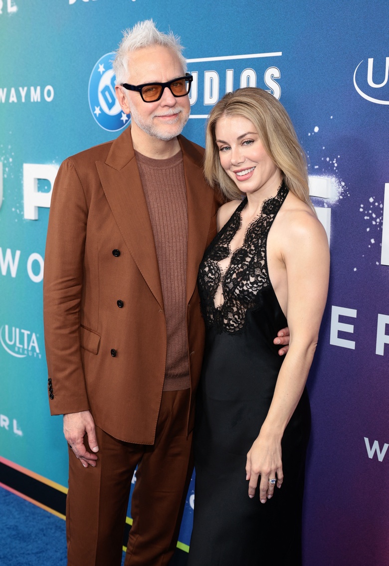 Jennifer Holland Steals the Show Red Carpet Glamour at Major Hollywood Premiere!