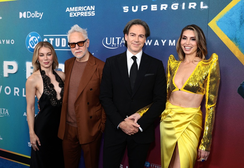 Jennifer Holland Steals the Show Red Carpet Glamour at Major Hollywood Premiere!
