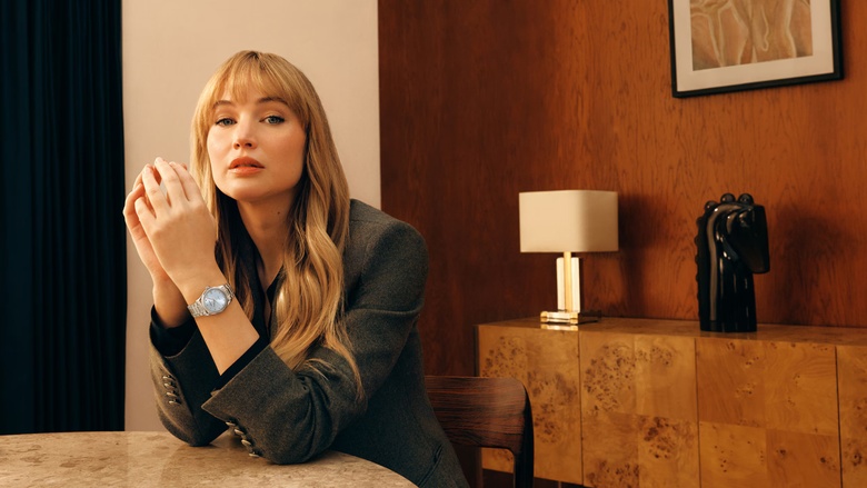 Jennifer Lawrence's Effortless Chic: A Day Out in NYC Style