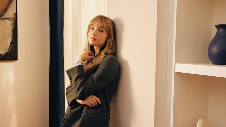 Jennifer Lawrence's Effortless Chic: A Day Out in NYC Style