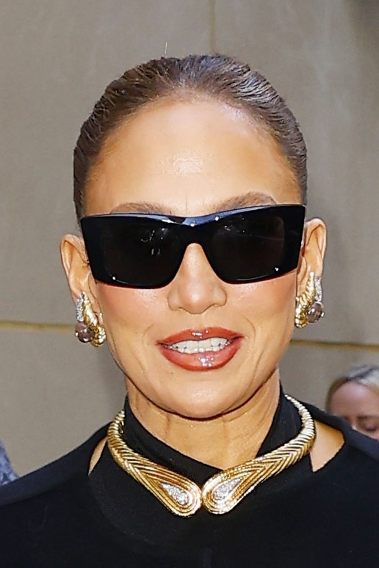 JLo's Stunning Fashion Moments: A Glamorous Photo Gallery