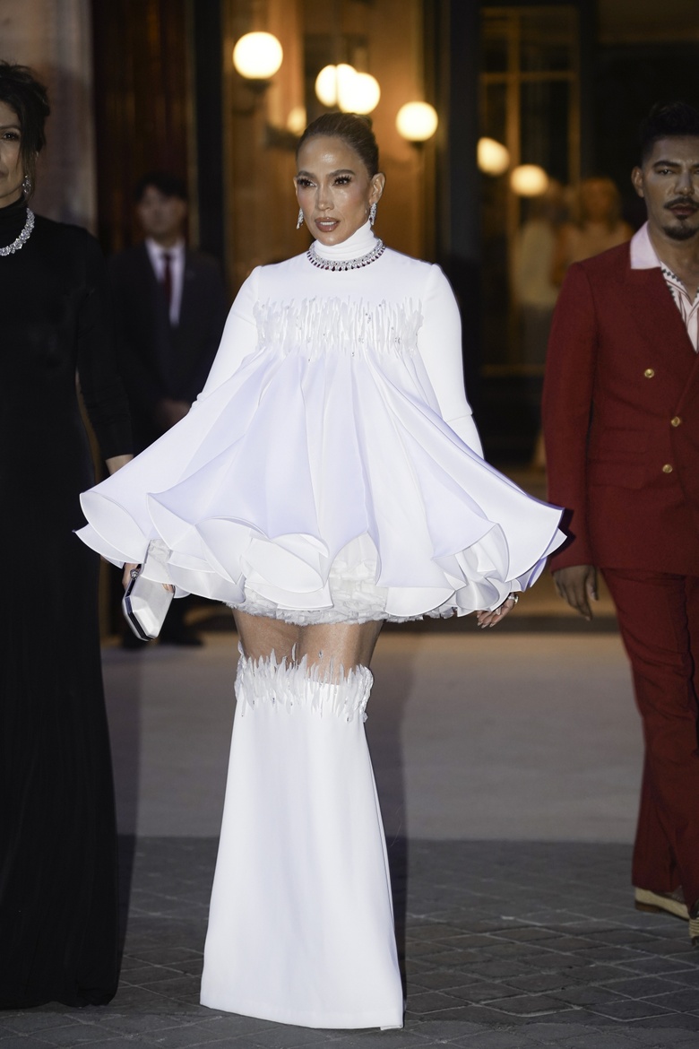 JLo Glows in Grand Settings: A Masterclass in Hollywood Elegance