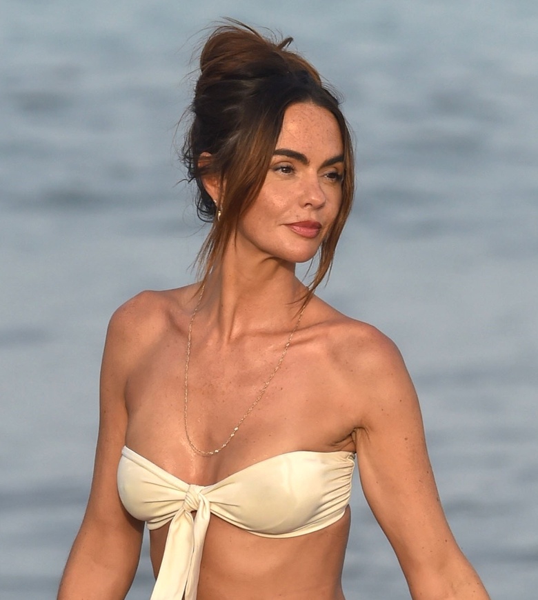 Jennifer Metcalfe Radiates Sunshine on a Chic Spanish Beach Getaway