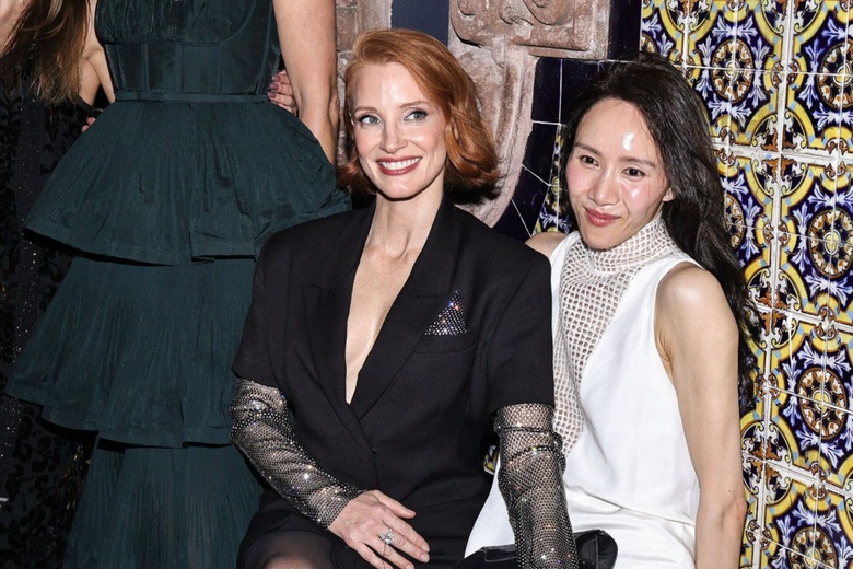 Chastain Radiates Glamour at Premiere Event in Mexico City