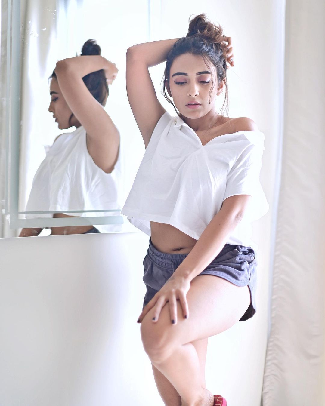 Jinal Joshi Glamour Navel Shots Fashion Inspiration