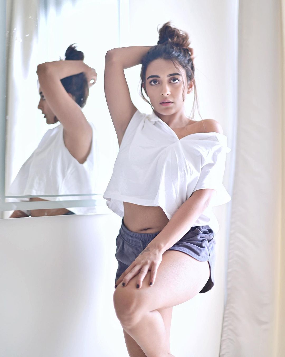 Jinal Joshi Glamour Navel Shots Fashion Inspiration