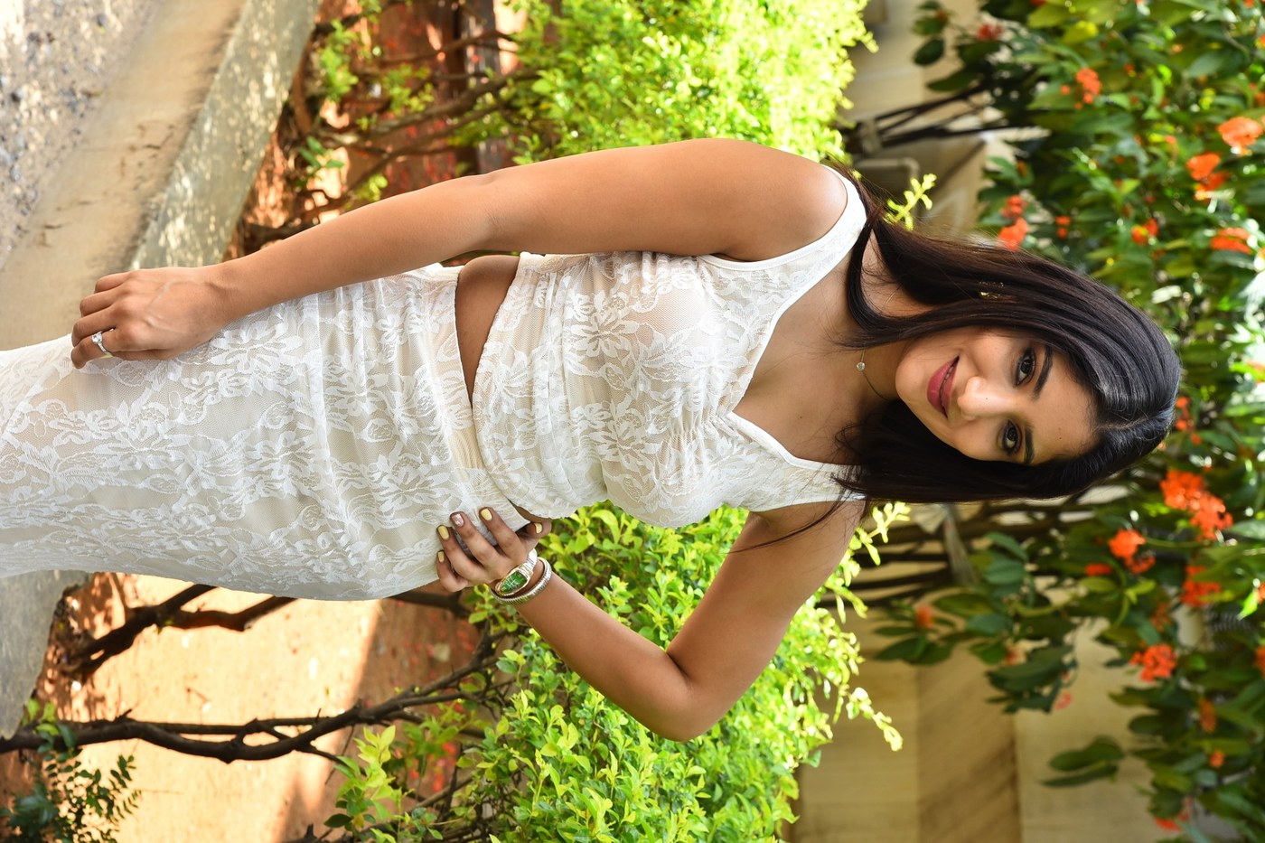 Jinisha Alishetty's Effortless Elegance: Decoding Modern Femininity