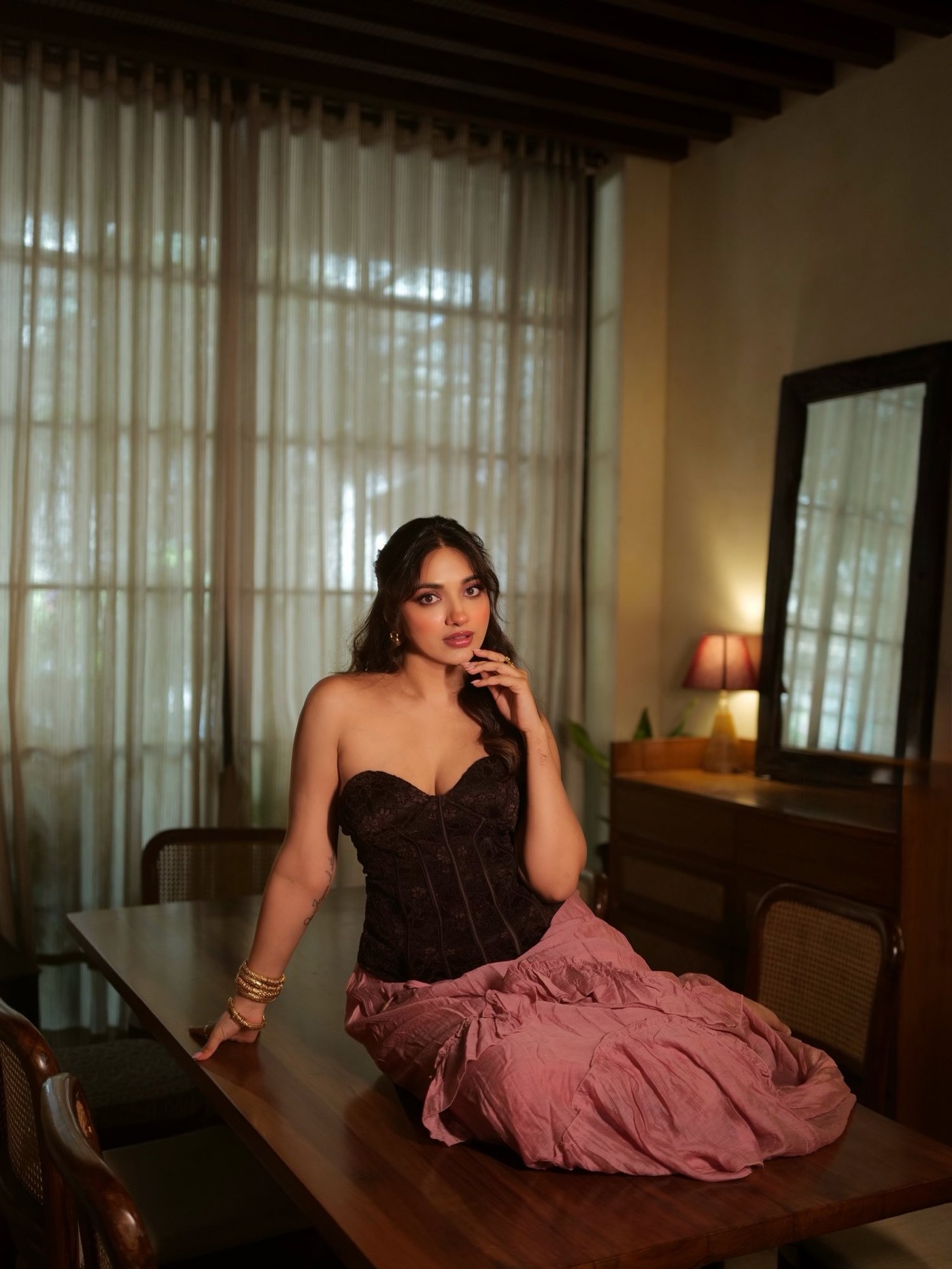 Jiya Shankar Redefines Glamour: Bold Style Meets Effortless Elegance
