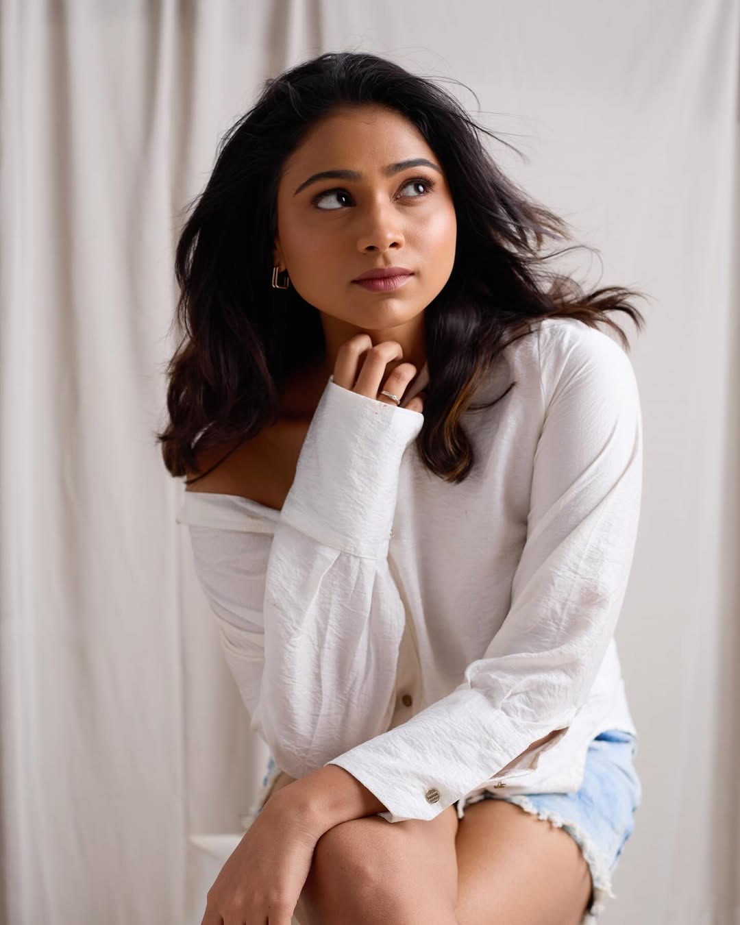 Jovita Livingston Jones: Effortless Style in Soft Light