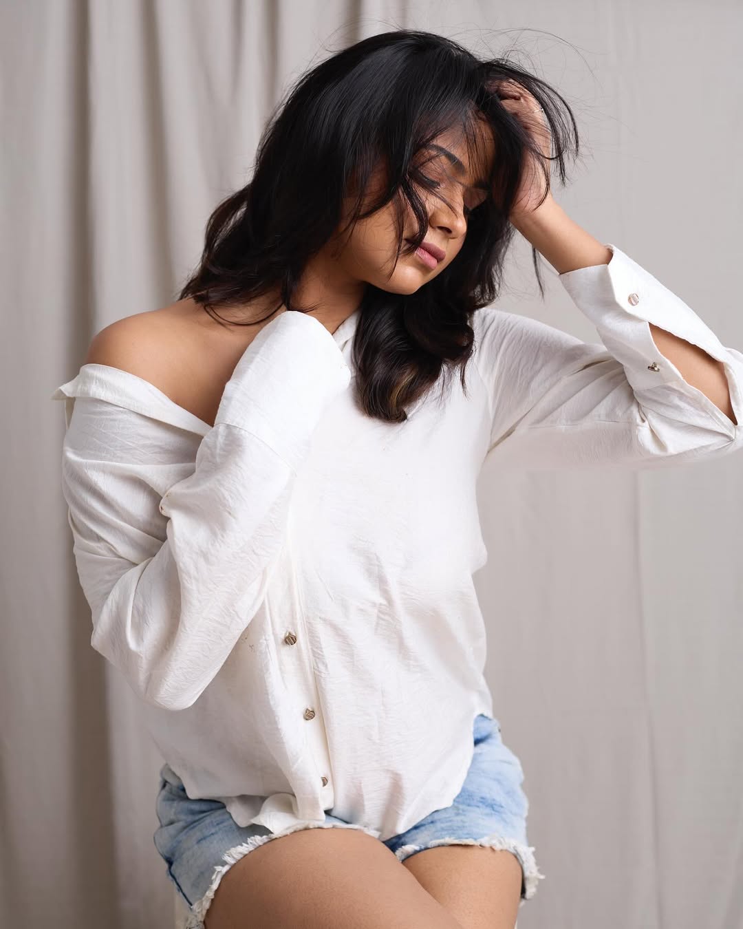 Jovita Livingston Jones: Effortless Style in Soft Light