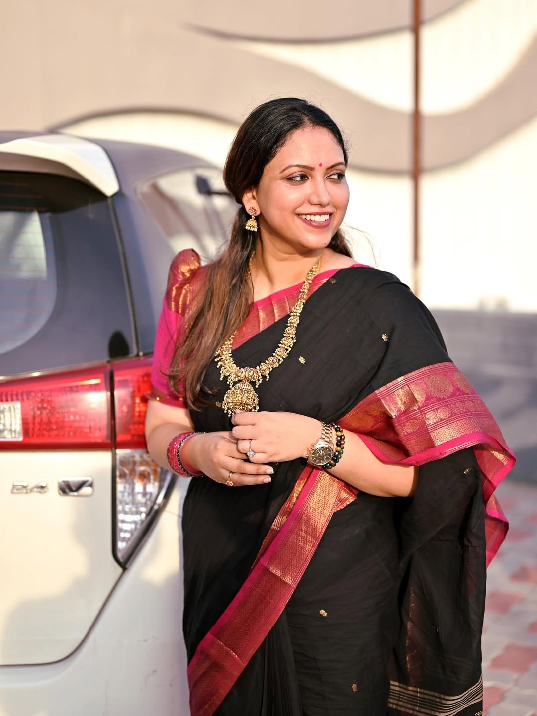 Joy Crizilda's Stunning Saree Looks: A Visual Feast