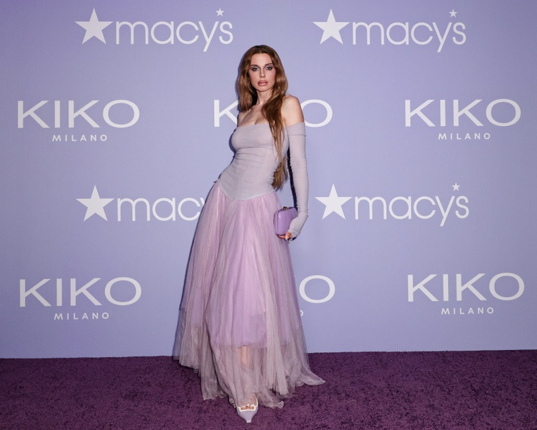 Julia Fox Brings the Glitz and Glamour at NYC Event