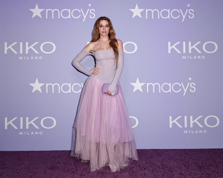 Julia Fox Brings the Glitz and Glamour at NYC Event
