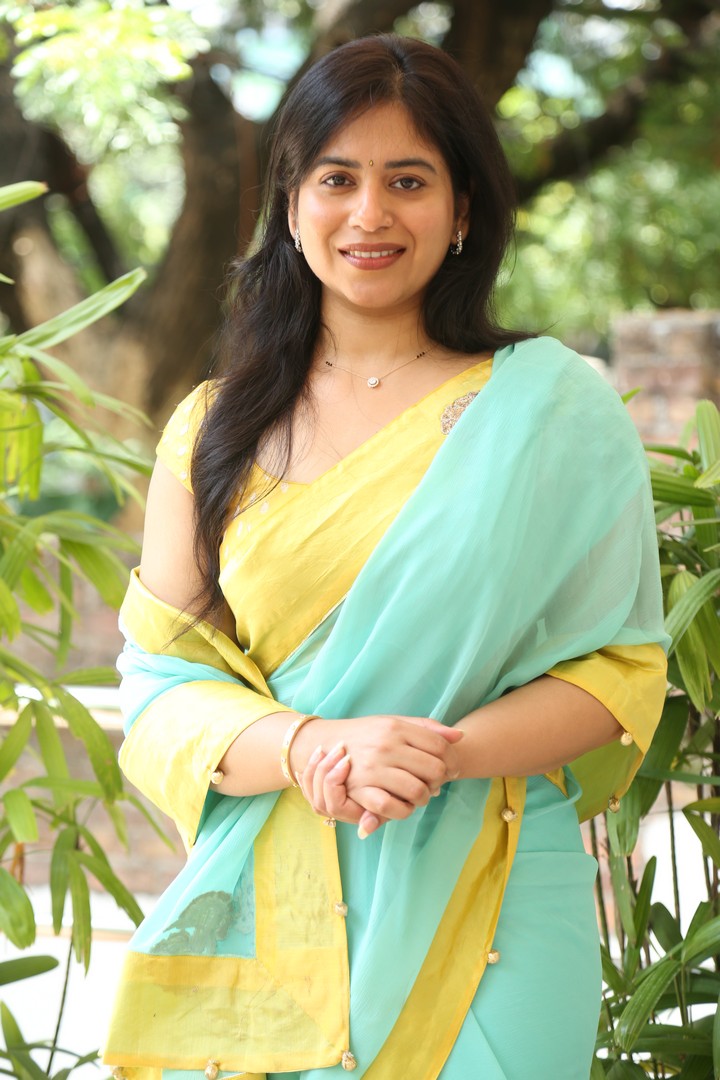 Timeless Elegance: K Niharika Dasari Radiates Poise in Pastel Perfection