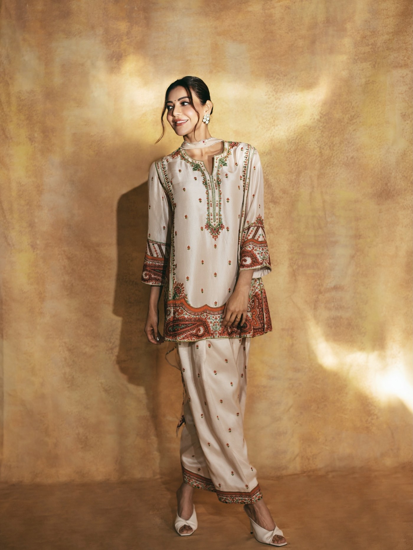 Regal Charm and Effortless Grace: Kajal Aggarwal's Stunning Ethnic Style