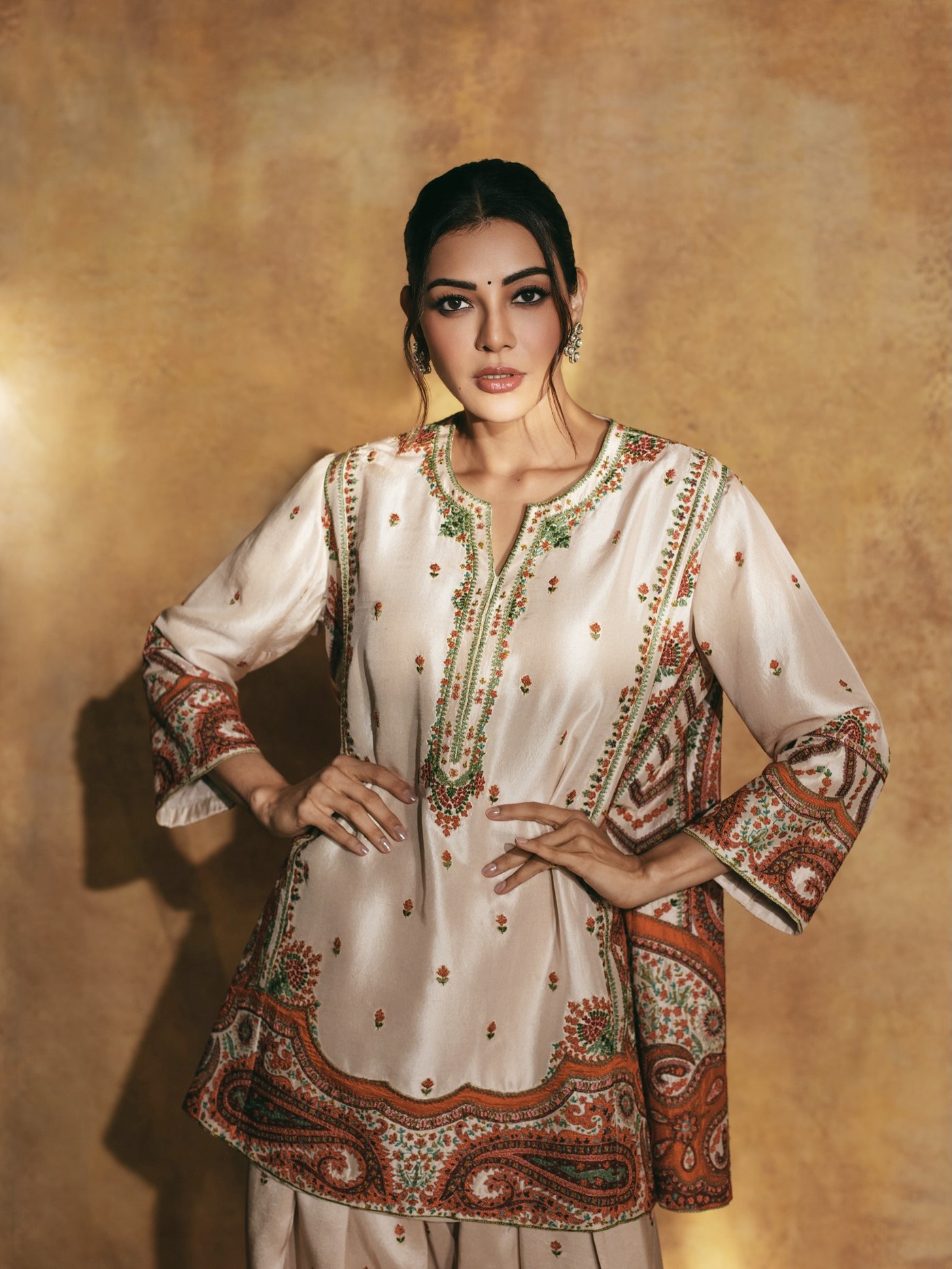 Regal Charm and Effortless Grace: Kajal Aggarwal's Stunning Ethnic Style