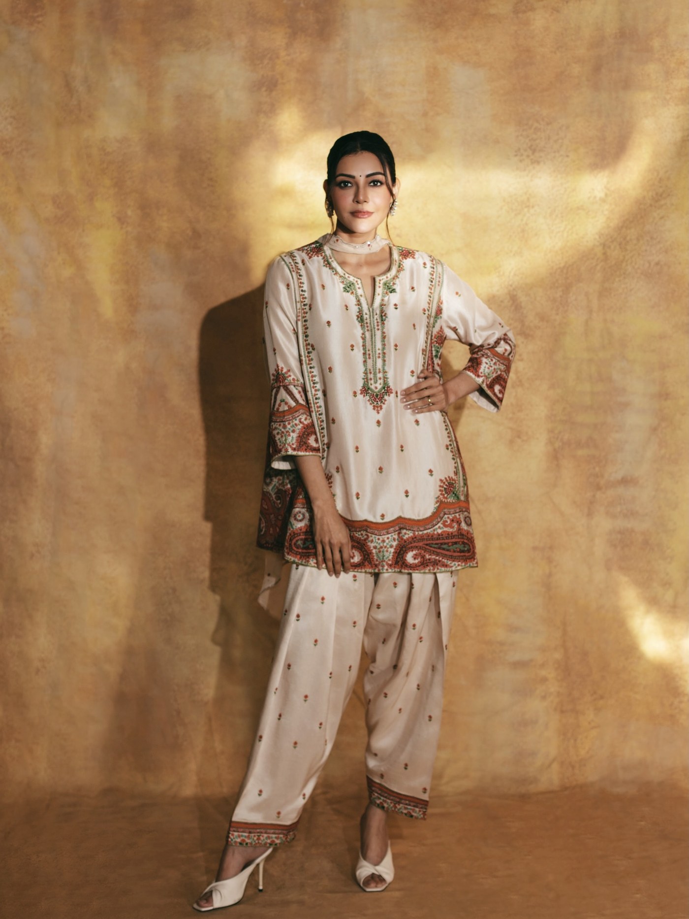 Regal Charm and Effortless Grace: Kajal Aggarwal's Stunning Ethnic Style