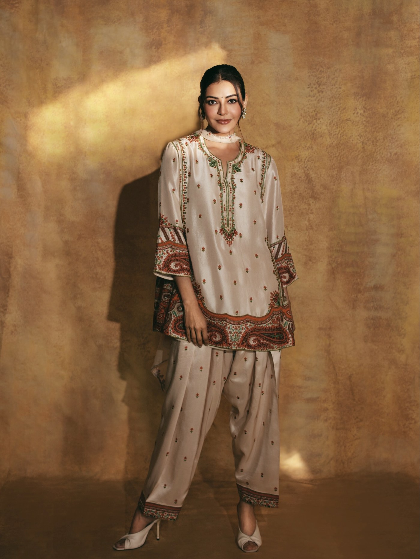 Regal Charm and Effortless Grace: Kajal Aggarwal's Stunning Ethnic Style