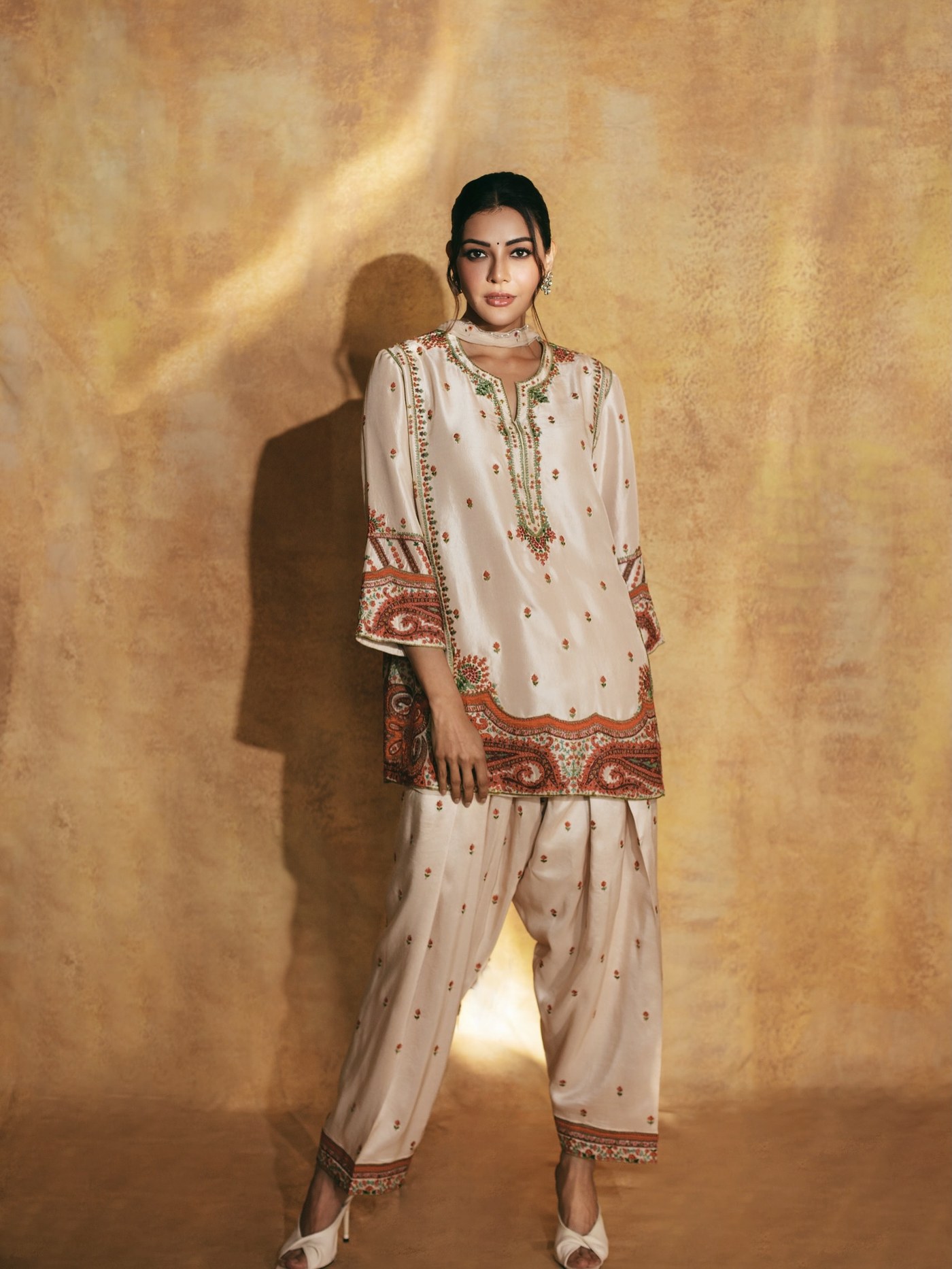 Regal Charm and Effortless Grace: Kajal Aggarwal's Stunning Ethnic Style