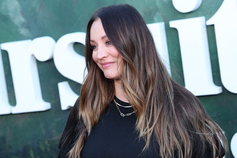 Kaley Cuoco Steals the Show at Her Premiere in Los Angeles!