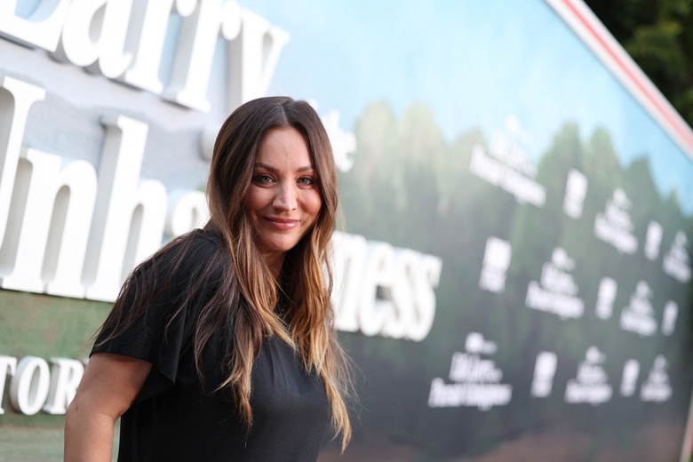 Kaley Cuoco Steals the Show at Her Premiere in Los Angeles!