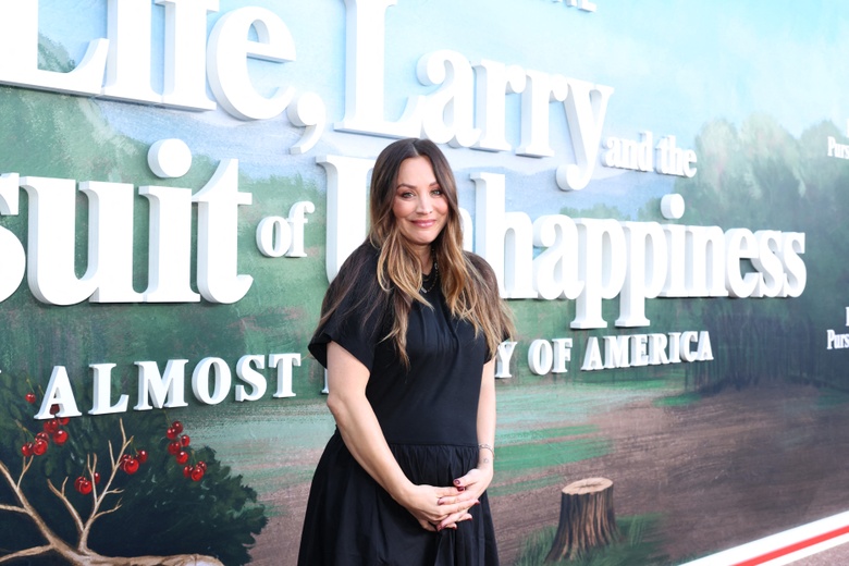 Kaley Cuoco Steals the Show at Her Premiere in Los Angeles!