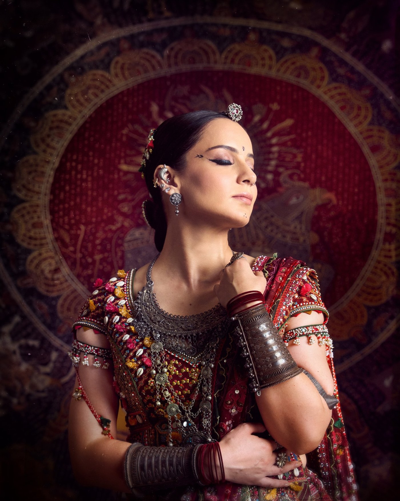Ranaut's Folk Fashion: A Study in Ornate Detail