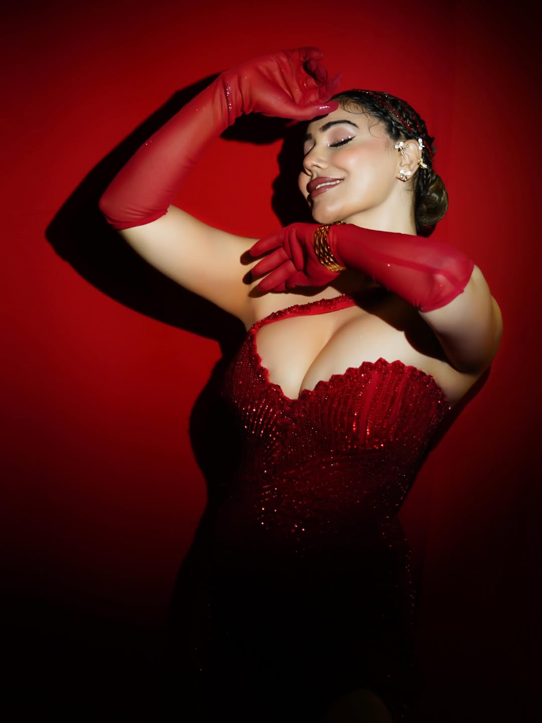 Kangna Sharma Dazzles in Red: The Epitome of Modern bollywood Glamour!