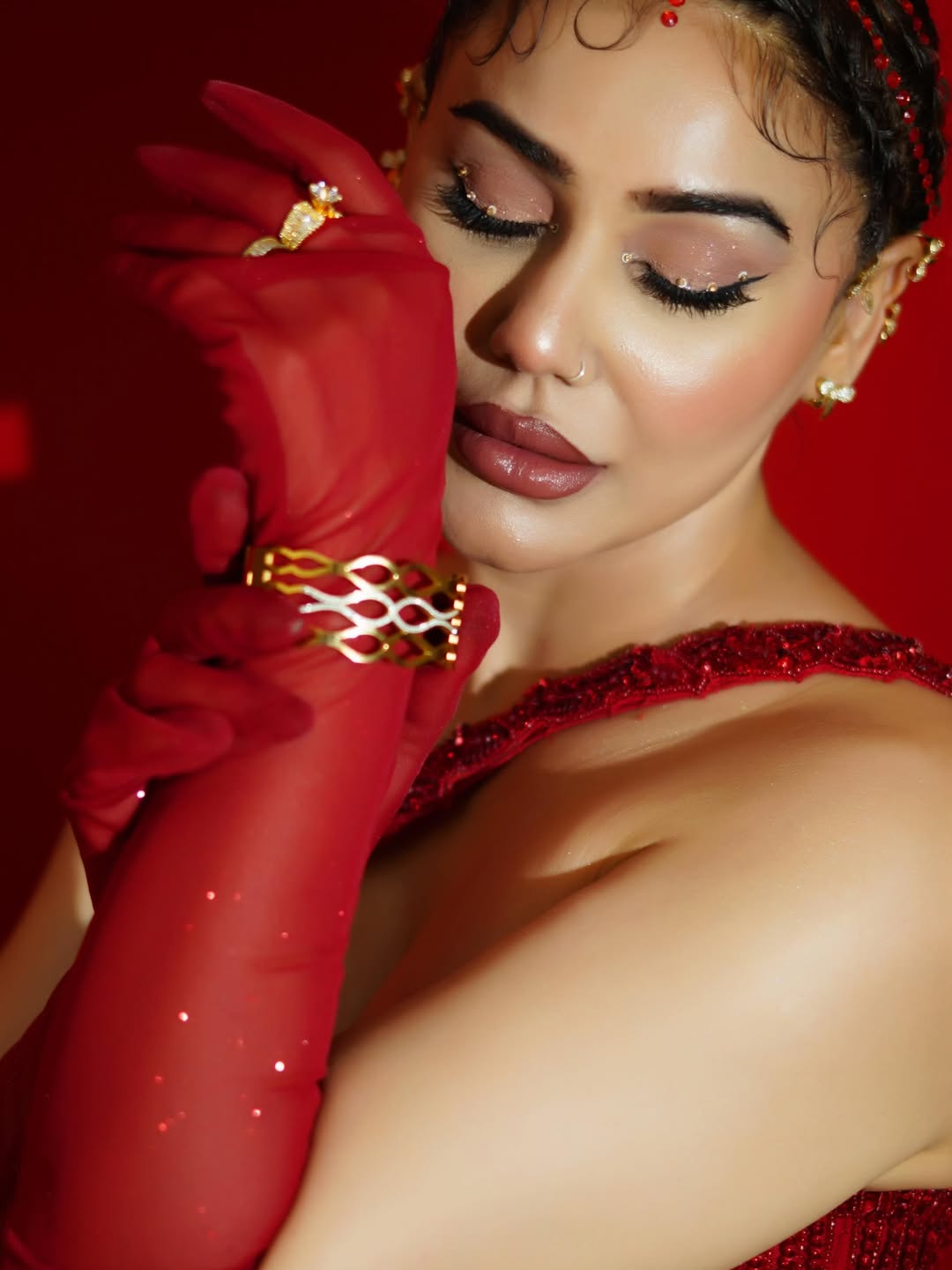 Kangna Sharma Dazzles in Red: The Epitome of Modern bollywood Glamour!