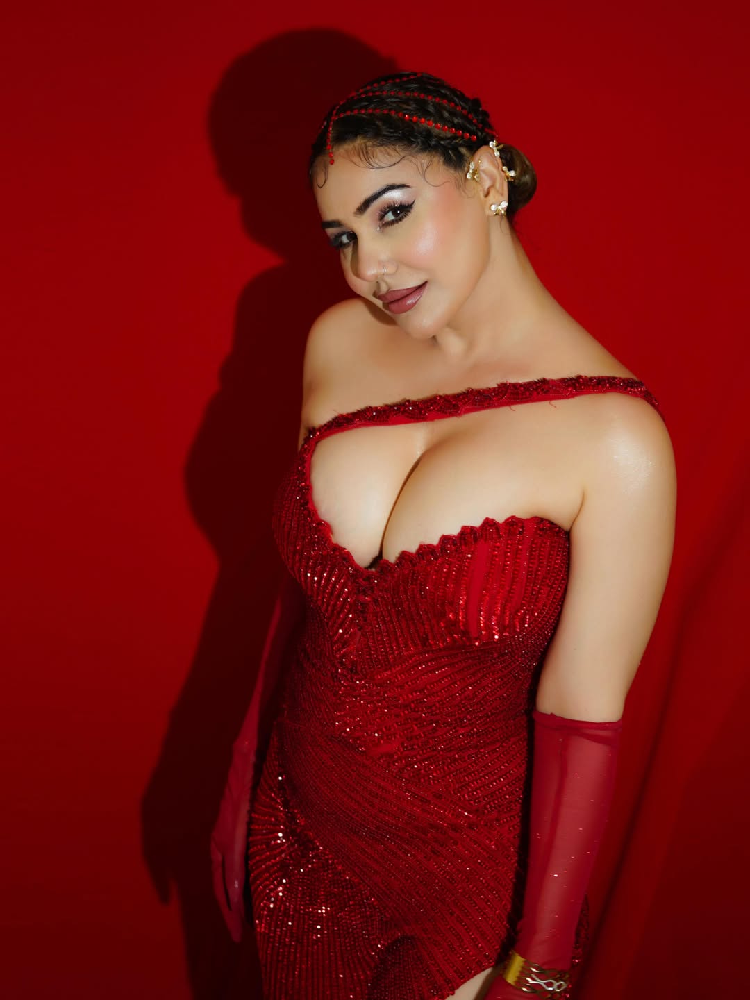 Kangna Sharma Dazzles in Red: The Epitome of Modern bollywood Glamour!