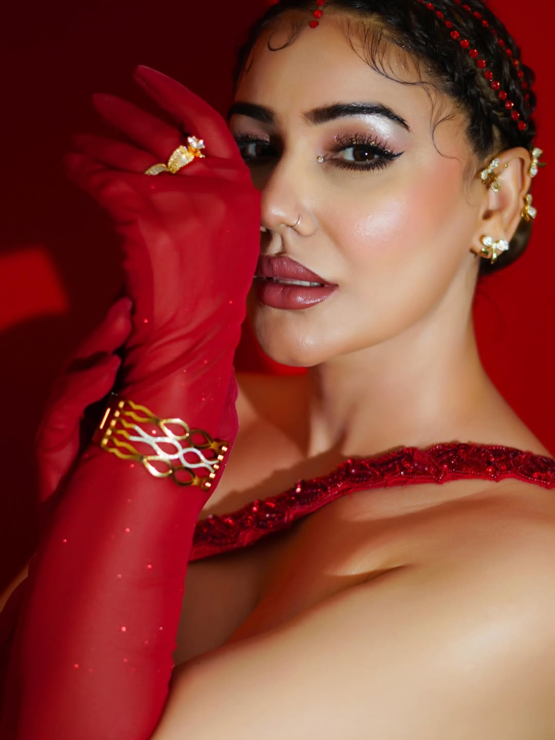 Kangna Sharma Dazzles in Red: The Epitome of Modern bollywood Glamour!