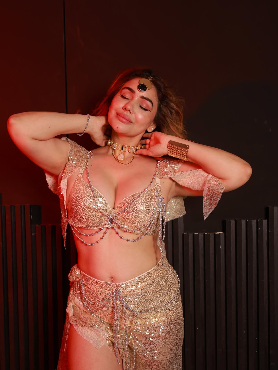 Kangna Sharma's Stunning Look: A Gallery of Glamour