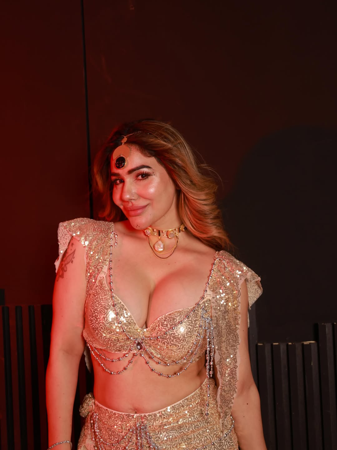 Kangna Sharma's Stunning Look: A Gallery of Glamour