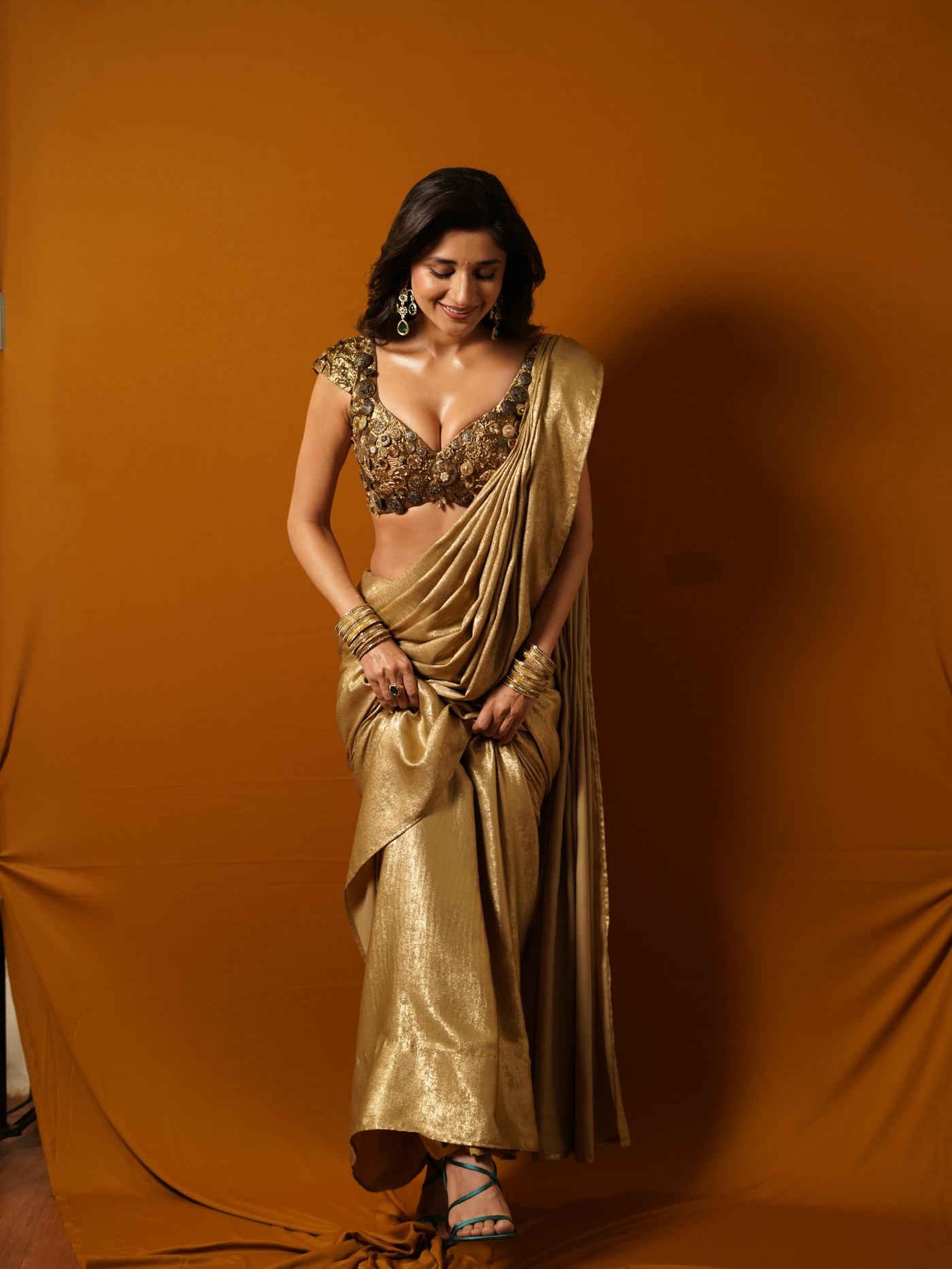 Kanika Mann Owns the Spotlight with Playful Diva Attitude
