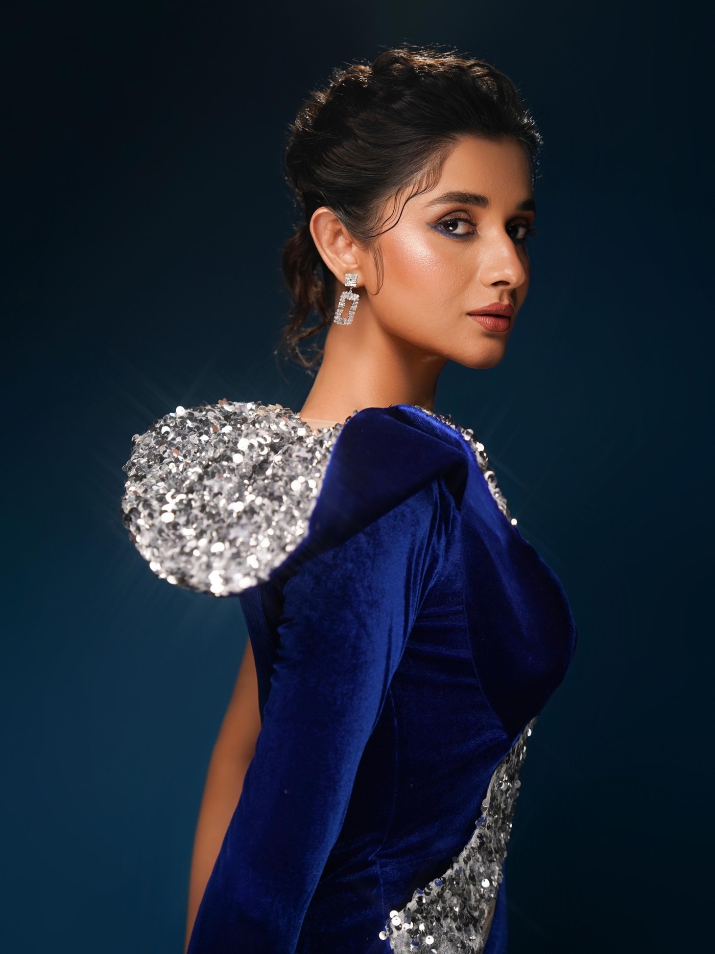 Kanika Mann Owns the Spotlight with Playful Diva Attitude