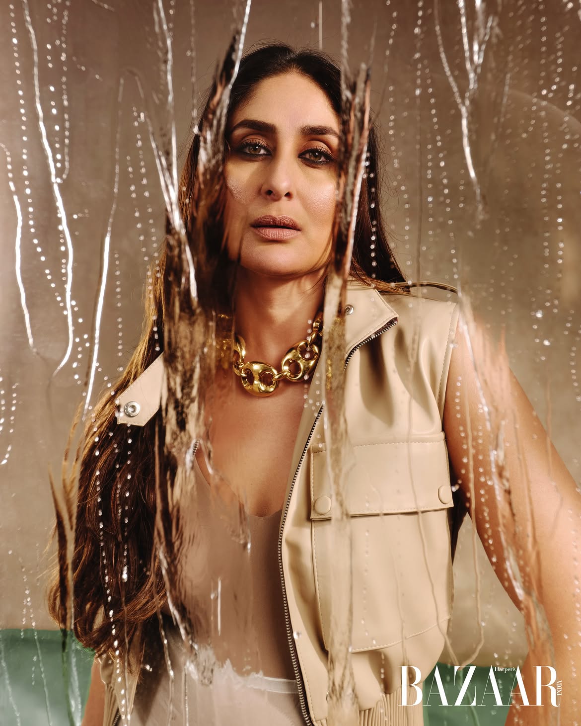 Kareena's Evening Shine in Shimmering Crystals!