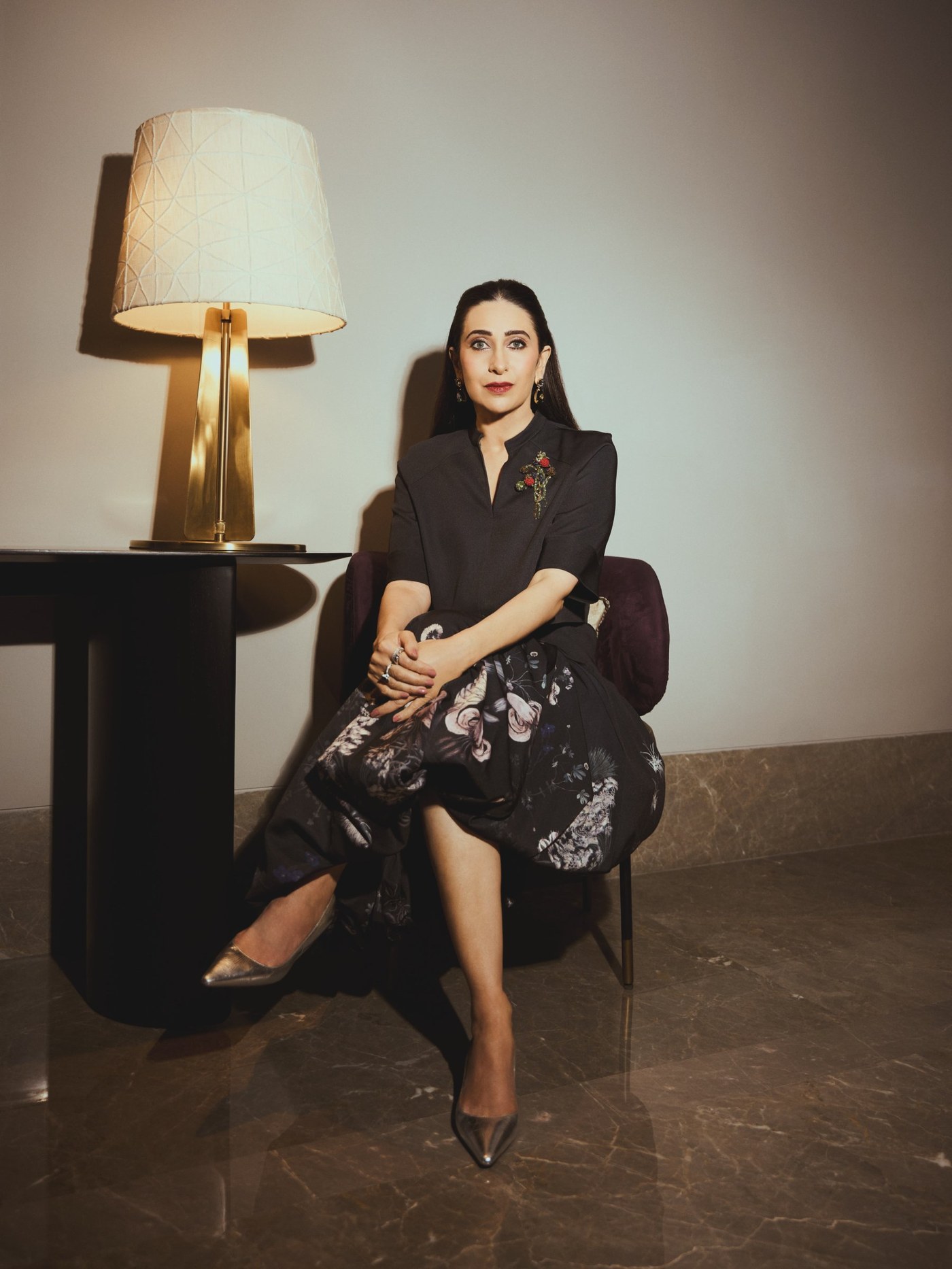 Black Ensembles: Karisma Kapoor's Striking Night Look