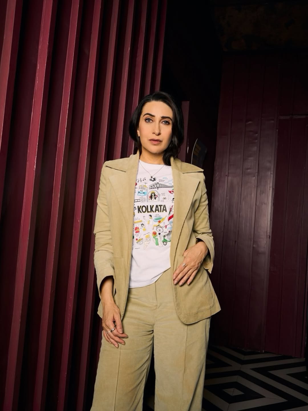 Karisma Kapoor's Stunning Glamour Moments in This Photo Gallery