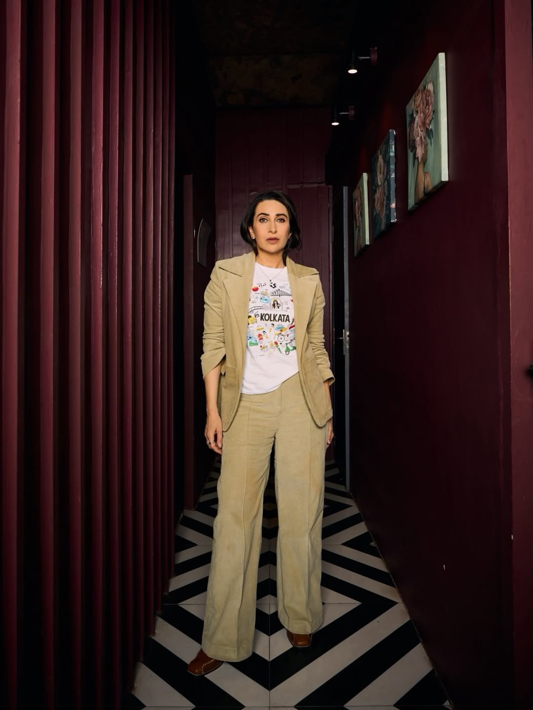 Karisma Kapoor's Stunning Glamour Moments in This Photo Gallery