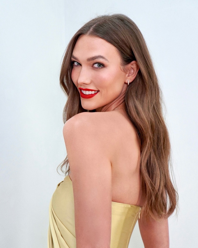 Karlie Kloss's Parisian Chic: An Effortlessly Glamorous Style Moment