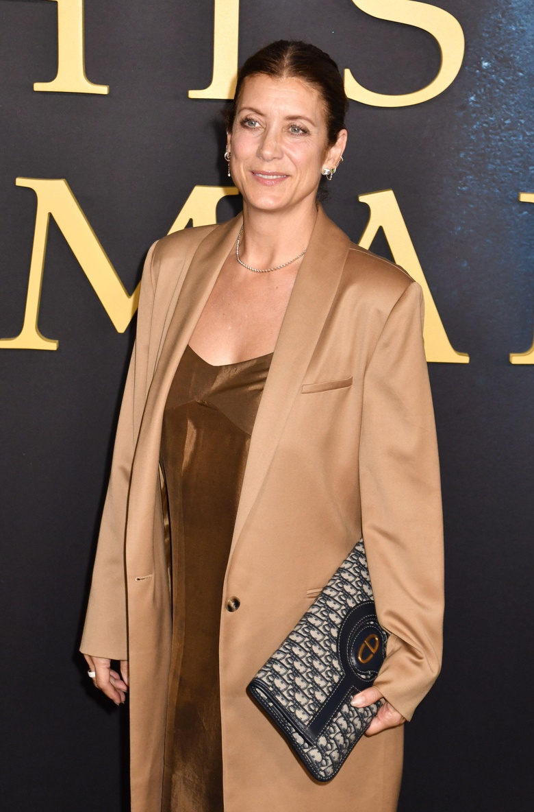 Kate Walsh Radiates Hollywood Glamour at Major Film Premiere