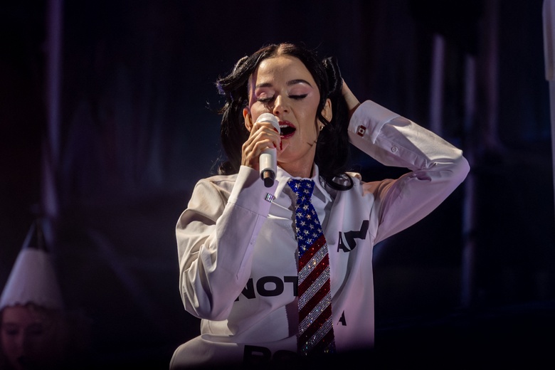 From Paris to PRIDE: Katy Perry’s Electrifying Global Star Power!