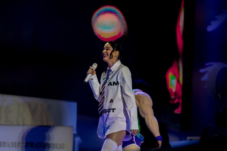 From Paris to PRIDE: Katy Perry’s Electrifying Global Star Power!