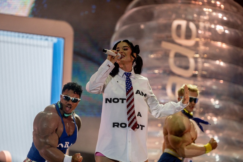 From Paris to PRIDE: Katy Perry’s Electrifying Global Star Power!