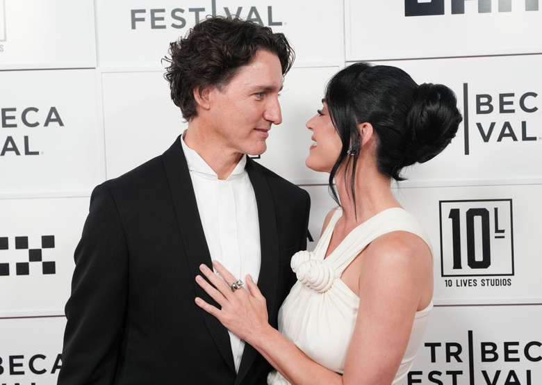 Katy Perry's Radiant Moment at the Tribeca Festival Premiere!